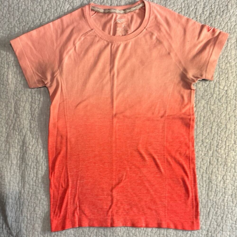 Umbro Girls Size L (10/12) Pink Ombre Short Sleeve Shirt